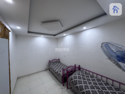 منزل واسع يحتوي على 3 غرف نوم صورة 8