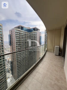 Luxurious Apartment with Open Concept Design image 7