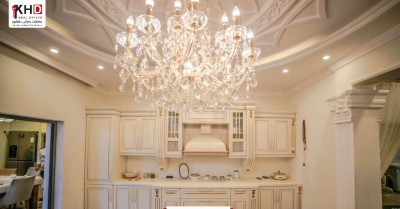 Luxurious House with Multiple Bedrooms Image 4