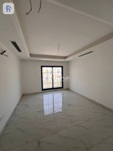 Spacious House with 4 Bedrooms Image 10