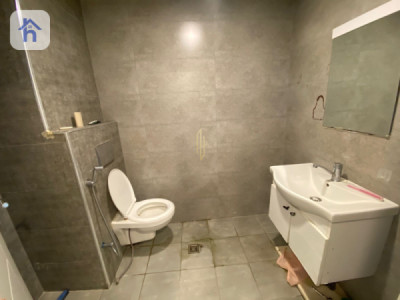 Modern 1 Bedroom Apartment with Balcony image 5