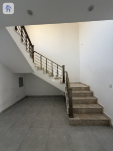 Spacious House with 4 Bedrooms image 14