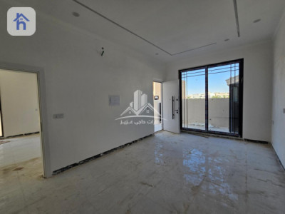 Square House Image 4