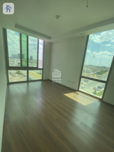 Modern 2-Bedroom Apartment in Life Towers Image 4