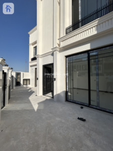 Spacious 4-Bedroom House in Hawlery Nwe image 2