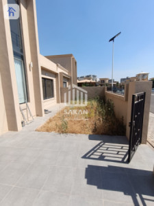 One Floor House image 4