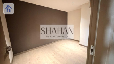 Spacious 4-Bedroom Apartment with Stunning Views Image 9