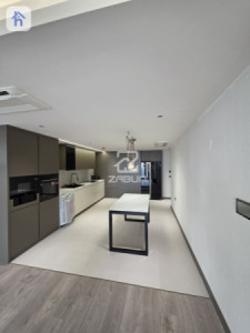 Spacious Apartment with High Floor Resim 3