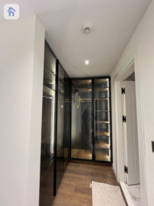 Luxury Apartment image 8