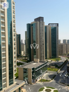Elegant Apartment in Empire Square Image 6