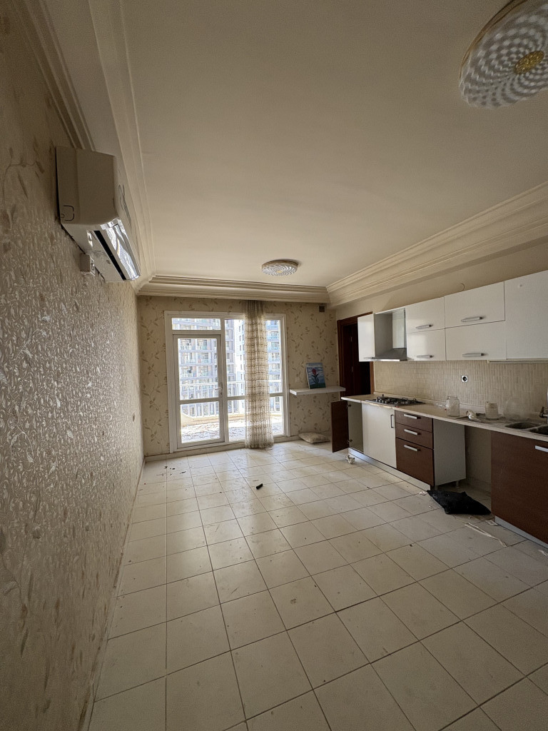 Modern Apartment Image 6