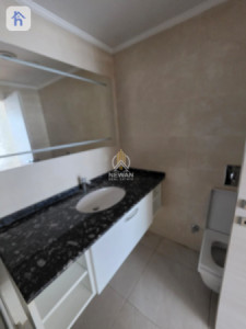 Modern Apartment image 6