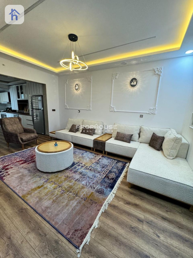 House Opposite Garden Image 2