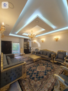 خانوویەکی جوان لە دێی زانکۆ image 2