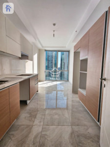 Spacious Apartment in Empire Square Image 3
