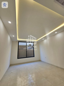 Modern house with 4 bedrooms image 16