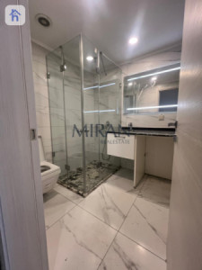 Modern 1 Bedroom Apartment in Prime Location Image 3