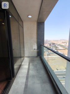 Modern 1 Bedroom in Sky Towers Image 17