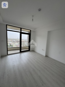 Cozy 2 BR Apartment in Prime Location image 2