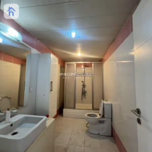 Luxurious 3 Bedroom Apartment with City Views image 12