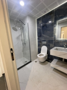 Sleek 2-Bedroom Apartment image 6