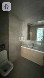 Spacious Modern Apartment image 13