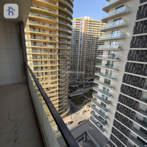 Modern Studio Apartment in Prime Location image 8