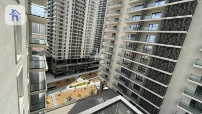 Luxurious Apartment in Rami Towers image 10