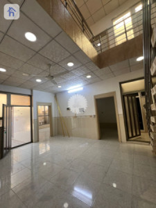Cozy 3 Bedroom House with Terrace Image 5