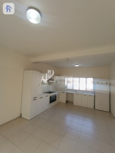 Modern 4-Bedroom House For Sale image 5