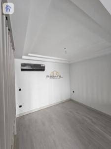 Luxurious Apartment in Prime Location Image 4