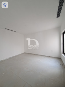 Commercial House For Rent Image 9