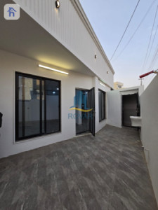 One floor house image 2