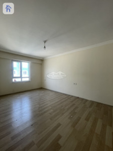 Spacious 3 Bedroom Apartment in MRF 4 Towers Image 5