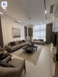 Spacious house with multiple rooms Image 15