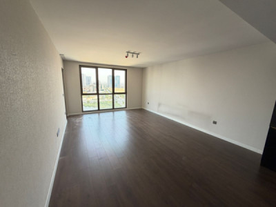 Modern One-Bedroom Apartment with Views image 1