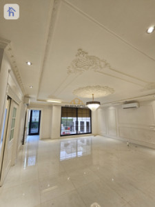 Modern 5-Bedroom House for Rent Image 3