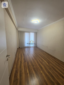 Elegant 3-bedroom apartment in prime location image 6
