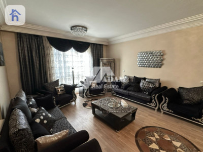 Charming 275m² Apartment for Rent Image 7