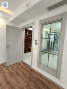 Modern 1 Bedroom in Sky Towers Image 12