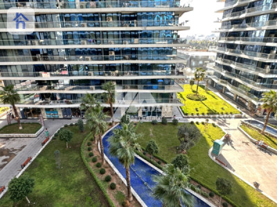 Bright and Modern Apartment in Prime Location Image 10