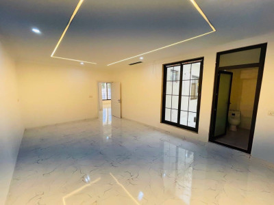 House (250m²) Image 3