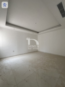 Charming House with 4 Bedrooms image 7