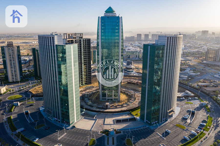 ئۆفیسێکی فراوان لە ئیمپایەر بزنس تاوەرز