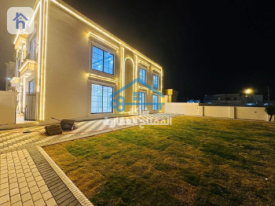 Spacious House with 5 Bedrooms image 2