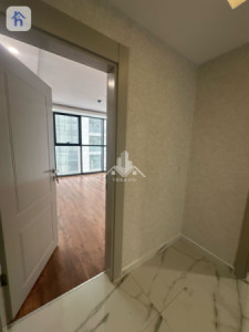 Luxurious Apartment in Prime Location Image 12