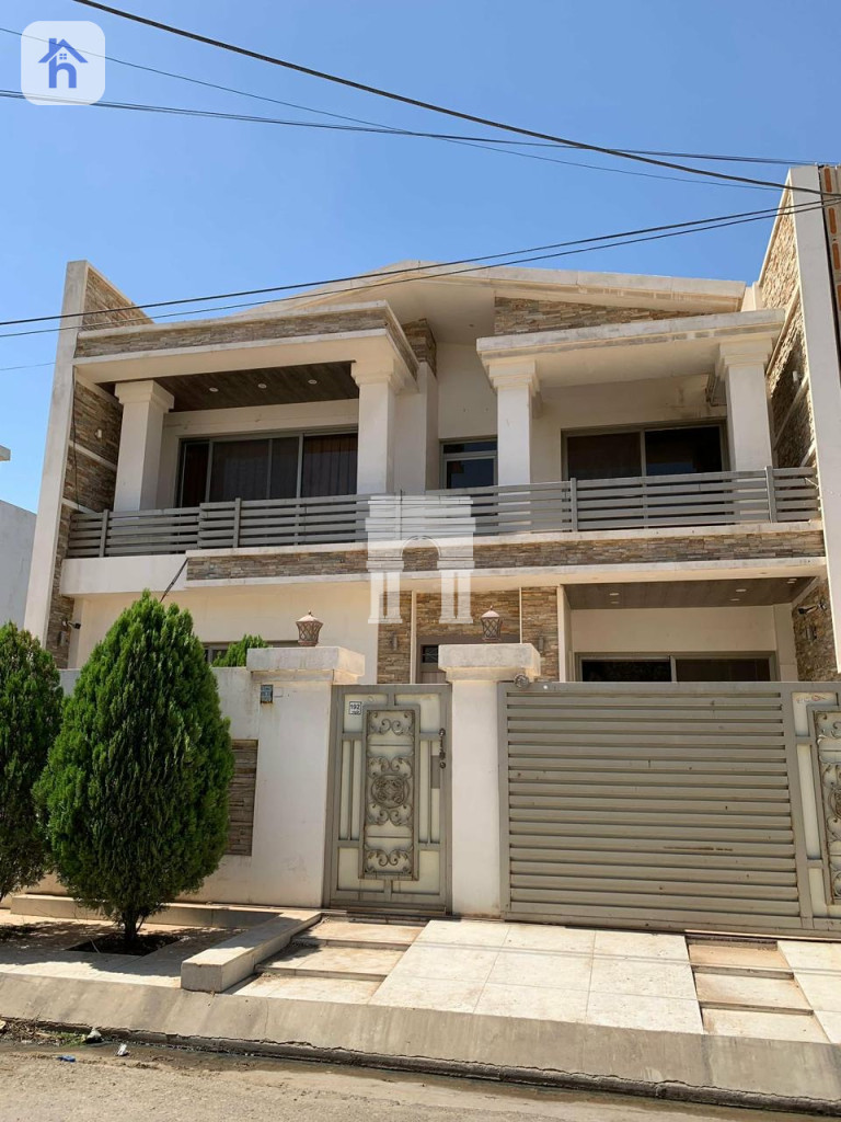 منزل مقابل الحديقة