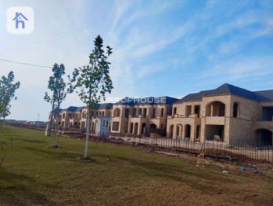 Modern House with 4 Bedrooms image 1