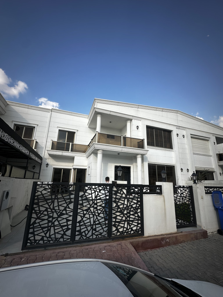 خانوویەکی فراوان لە گوندی ئارام