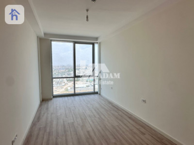 Modern apartment in Empire Square Image 4